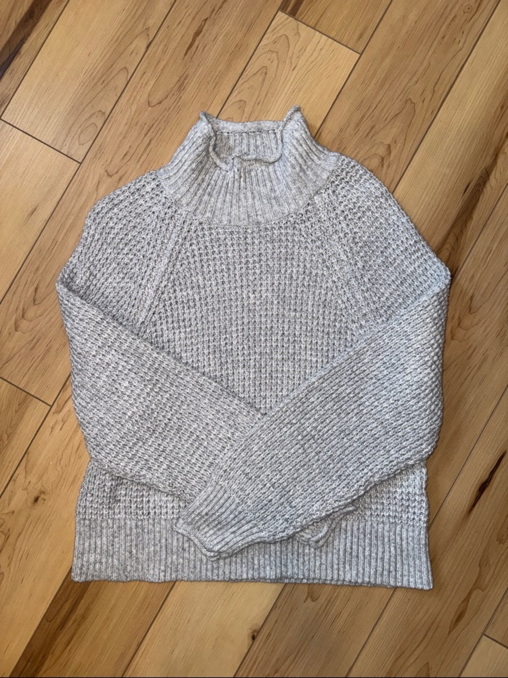 American Eagle Outfitters Light Cream Turtleneck Sweater